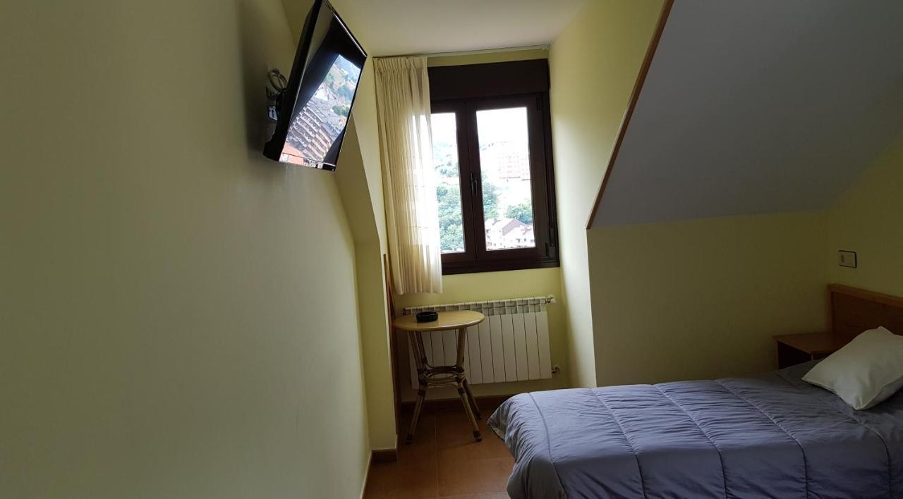 Hotel Alina Cangas De Narcea Εξωτερικό φωτογραφία